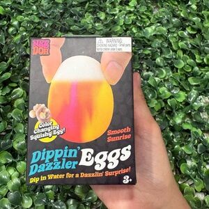 Dippin' Dazzler Eggs - Color Changing Egg NeeDoh